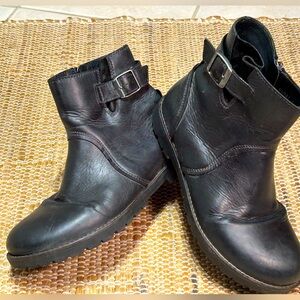 BIRKENSTOCK s38 ‘Stowe’ blk leather ankle boots Rare find! Gently loved